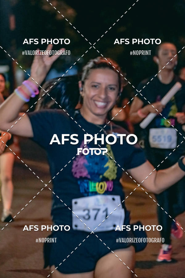 Acquista le foto dell'eventoNeon Night Run 2019 - Belo Horizonte in Fotop