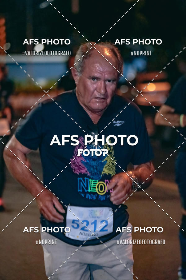 Buy your photos of the eventNeon Night Run 2019 - Belo Horizonte on Fotop