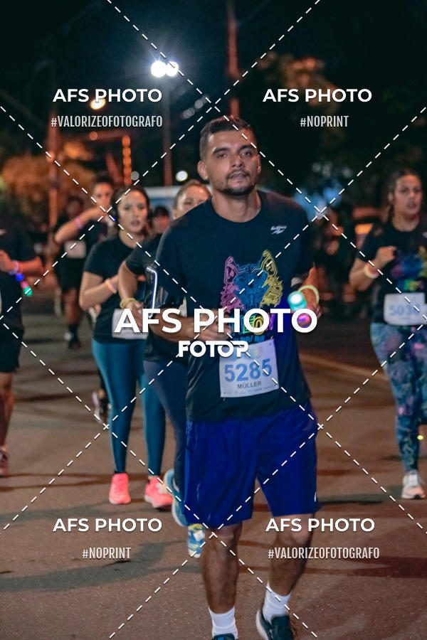 Buy your photos of the eventNeon Night Run 2019 - Belo Horizonte on Fotop