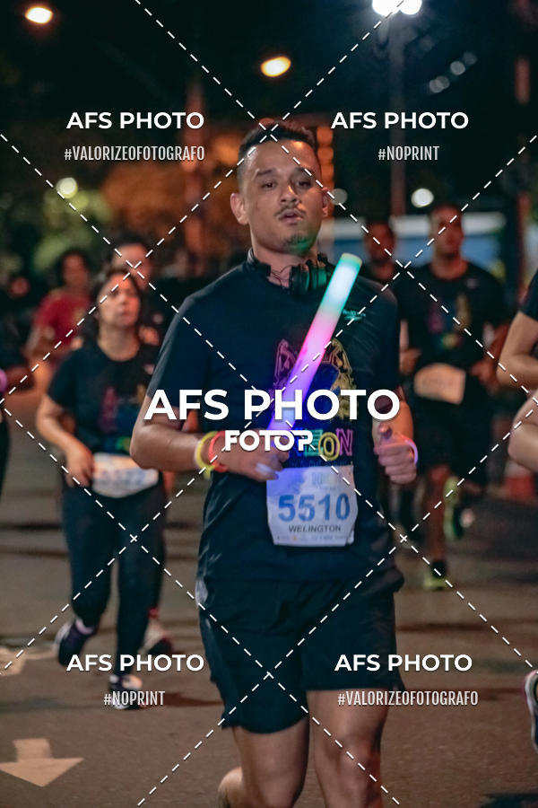 Buy your photos of the eventNeon Night Run 2019 - Belo Horizonte on Fotop