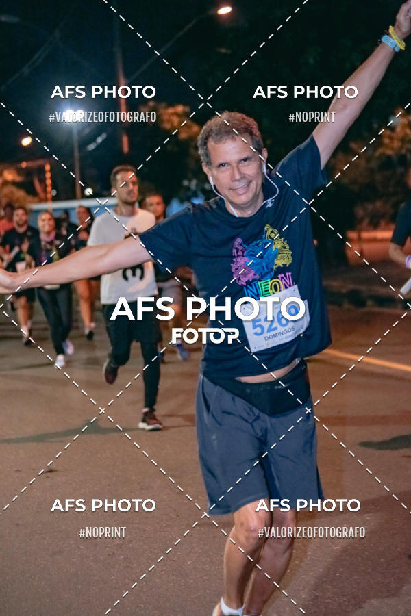 Buy your photos of the eventNeon Night Run 2019 - Belo Horizonte on Fotop