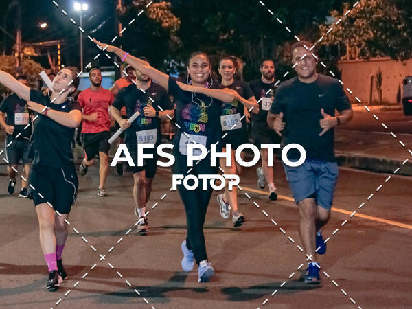 Buy your photos of the eventNeon Night Run 2019 - Belo Horizonte on Fotop