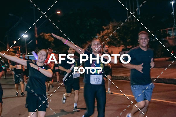 Buy your photos of the eventNeon Night Run 2019 - Belo Horizonte on Fotop