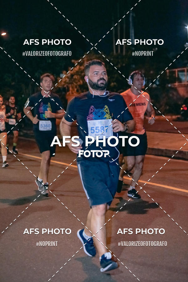 Buy your photos of the eventNeon Night Run 2019 - Belo Horizonte on Fotop