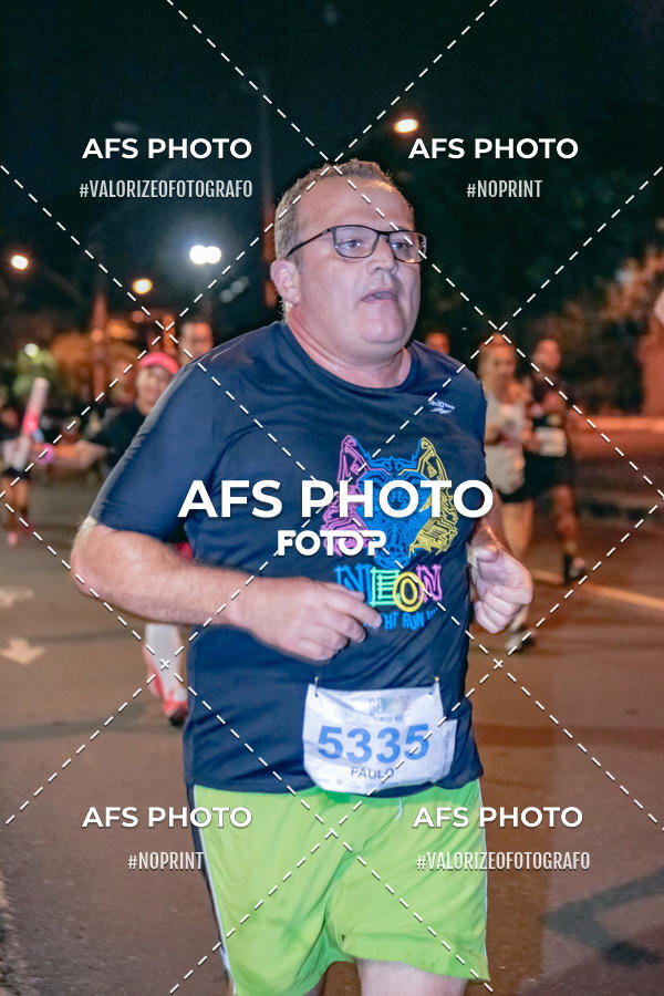 Buy your photos of the eventNeon Night Run 2019 - Belo Horizonte on Fotop