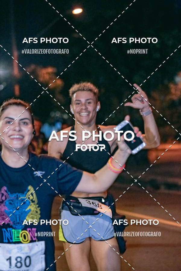 Buy your photos of the eventNeon Night Run 2019 - Belo Horizonte on Fotop