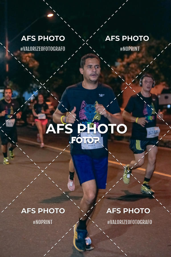 Buy your photos of the eventNeon Night Run 2019 - Belo Horizonte on Fotop