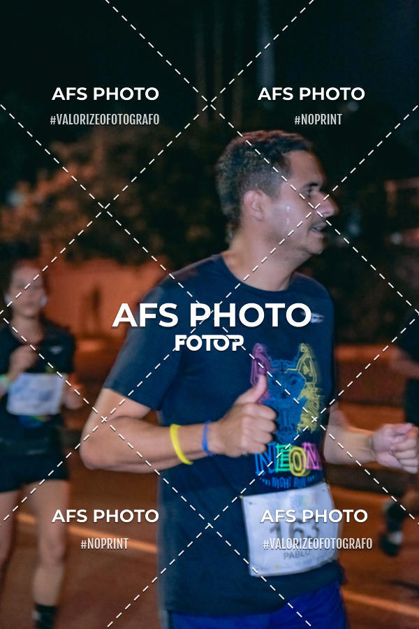 Buy your photos of the eventNeon Night Run 2019 - Belo Horizonte on Fotop