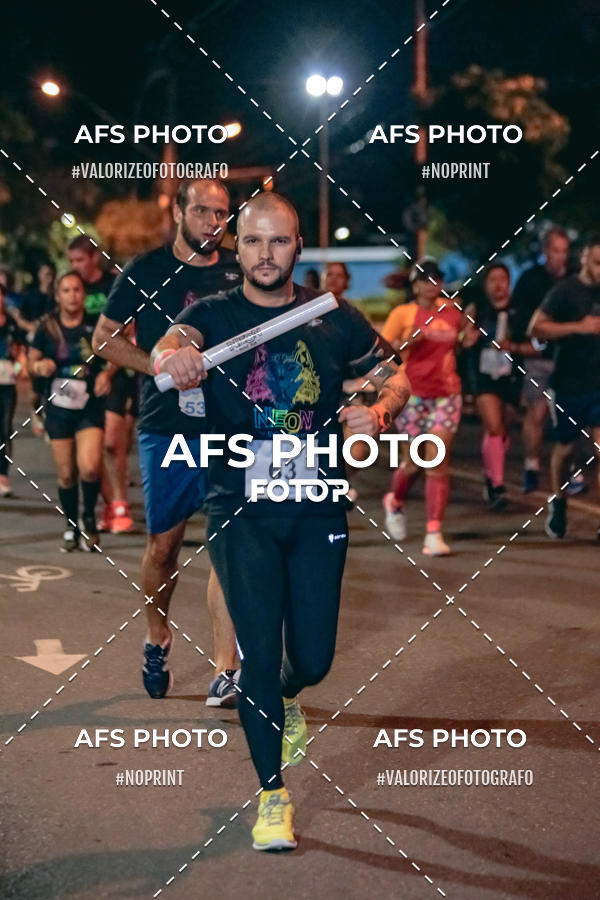 Achetez vos photos de l'vnementNeon Night Run 2019 - Belo Horizonte sur Fotop