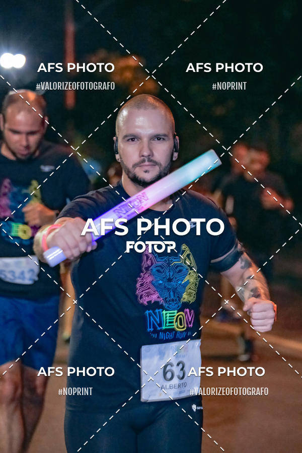 Achetez vos photos de l'vnementNeon Night Run 2019 - Belo Horizonte sur Fotop