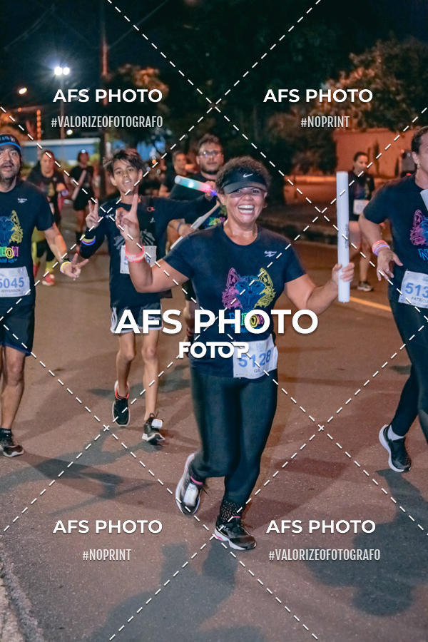 Achetez vos photos de l'vnementNeon Night Run 2019 - Belo Horizonte sur Fotop