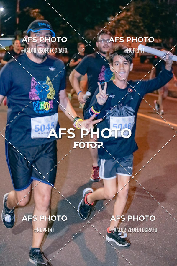 Achetez vos photos de l'vnementNeon Night Run 2019 - Belo Horizonte sur Fotop