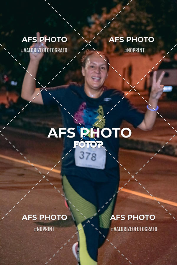 Achetez vos photos de l'vnementNeon Night Run 2019 - Belo Horizonte sur Fotop