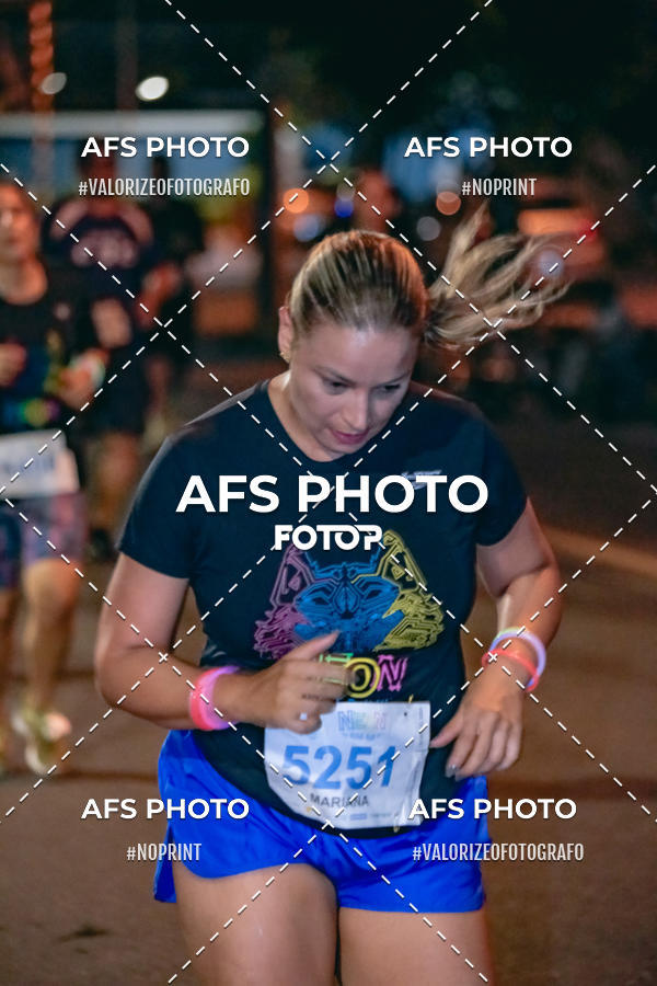 Achetez vos photos de l'vnementNeon Night Run 2019 - Belo Horizonte sur Fotop
