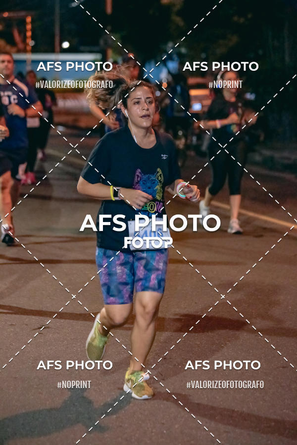 Achetez vos photos de l'vnementNeon Night Run 2019 - Belo Horizonte sur Fotop