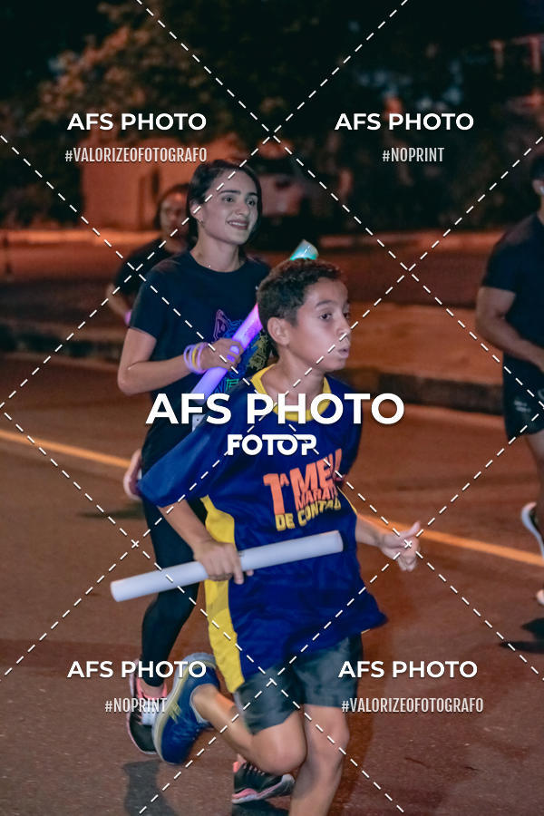 Achetez vos photos de l'vnementNeon Night Run 2019 - Belo Horizonte sur Fotop
