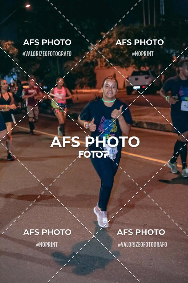 Achetez vos photos de l'vnementNeon Night Run 2019 - Belo Horizonte sur Fotop