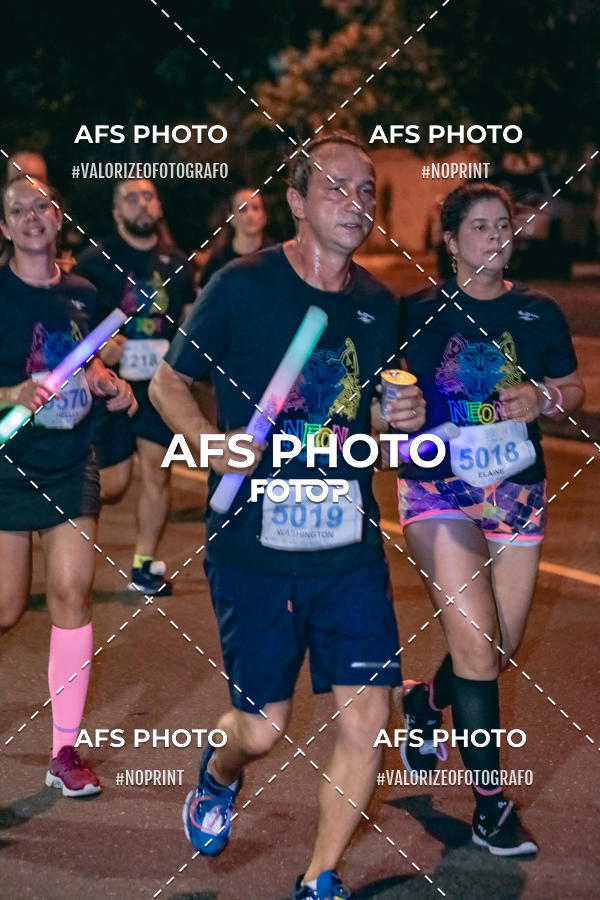 Compre suas fotos do eventoNeon Night Run 2019 - Belo Horizonte no Fotop