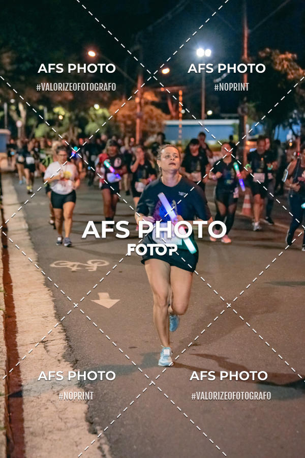 Compre suas fotos do eventoNeon Night Run 2019 - Belo Horizonte no Fotop