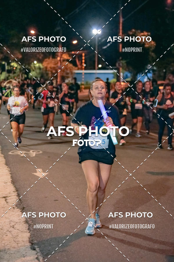 Compre suas fotos do eventoNeon Night Run 2019 - Belo Horizonte no Fotop
