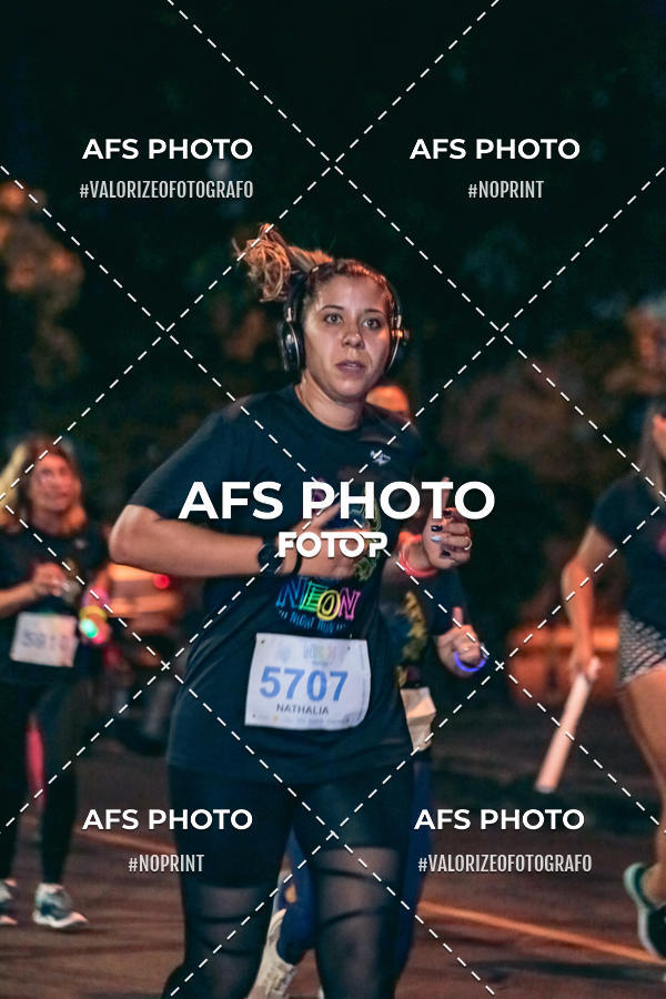 Compre suas fotos do eventoNeon Night Run 2019 - Belo Horizonte no Fotop