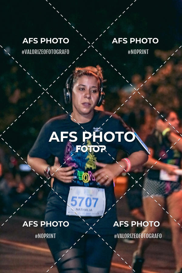 Compre suas fotos do eventoNeon Night Run 2019 - Belo Horizonte no Fotop