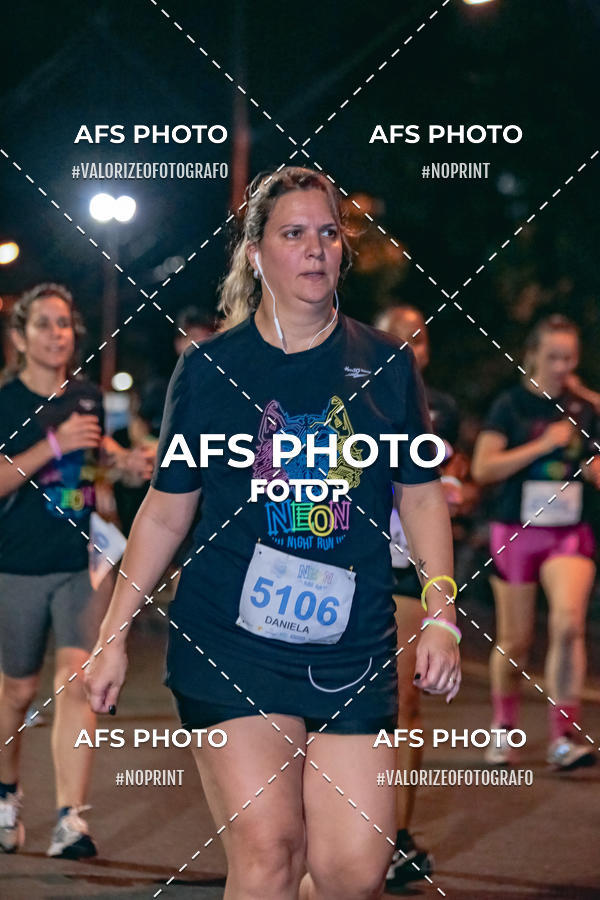 Compre suas fotos do eventoNeon Night Run 2019 - Belo Horizonte no Fotop