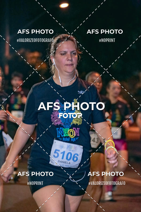 Compre suas fotos do eventoNeon Night Run 2019 - Belo Horizonte no Fotop