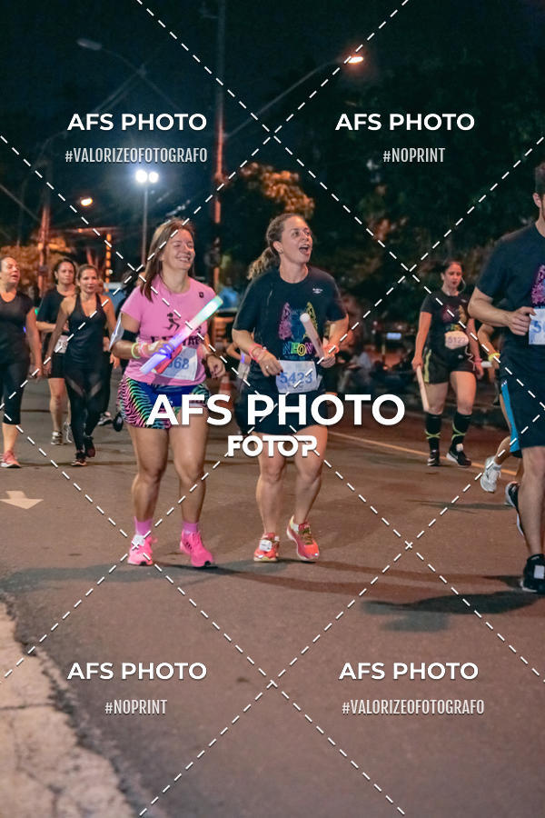 Buy your photos of the eventNeon Night Run 2019 - Belo Horizonte on Fotop