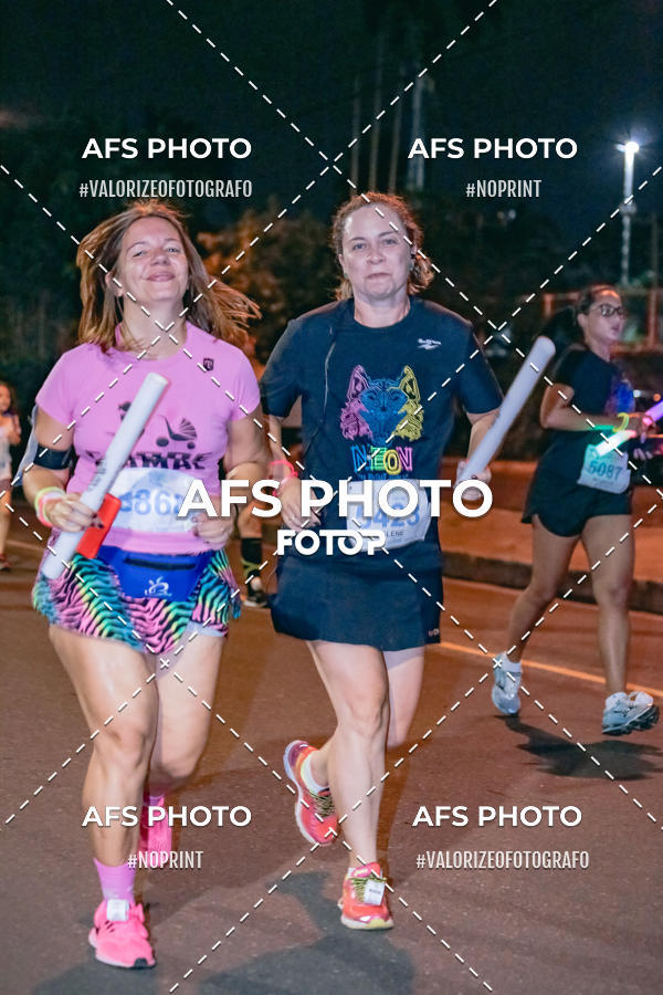Buy your photos of the eventNeon Night Run 2019 - Belo Horizonte on Fotop