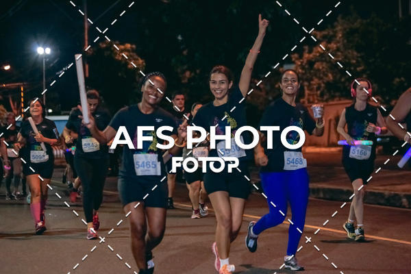 Buy your photos of the eventNeon Night Run 2019 - Belo Horizonte on Fotop