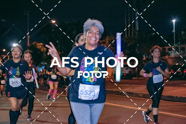 Buy your photos of the eventNeon Night Run 2019 - Belo Horizonte on Fotop