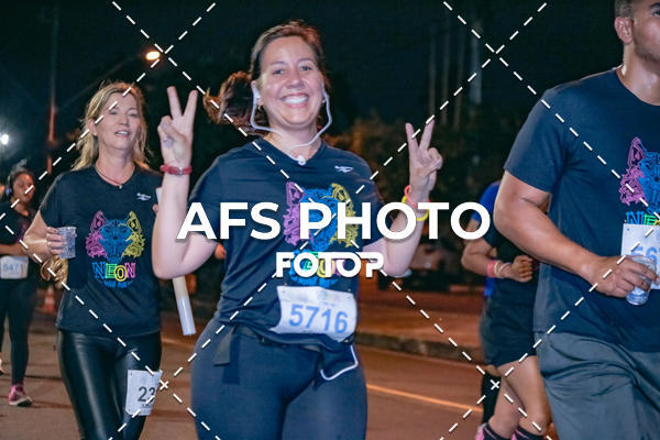 Buy your photos of the eventNeon Night Run 2019 - Belo Horizonte on Fotop