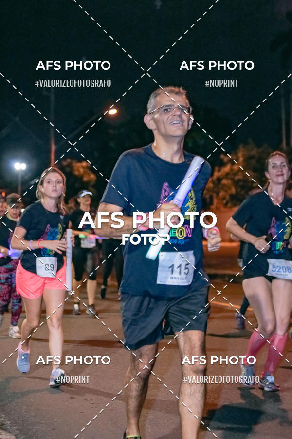 Buy your photos of the eventNeon Night Run 2019 - Belo Horizonte on Fotop
