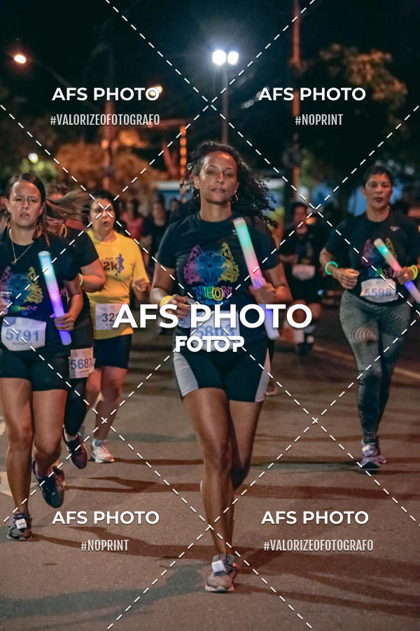 Compre as suas fotos do eventoNeon Night Run 2019 - Belo Horizonte no Fotop