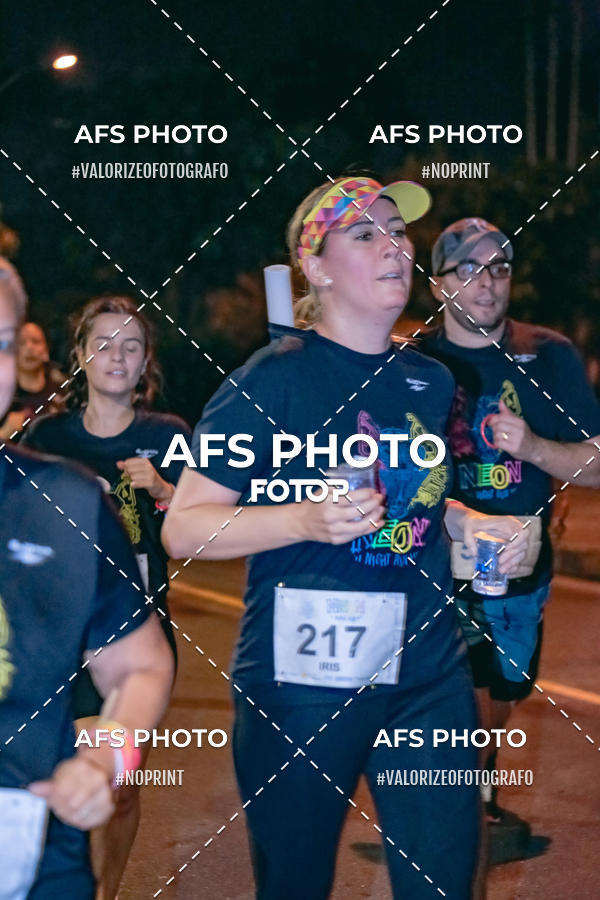 Compre as suas fotos do eventoNeon Night Run 2019 - Belo Horizonte no Fotop