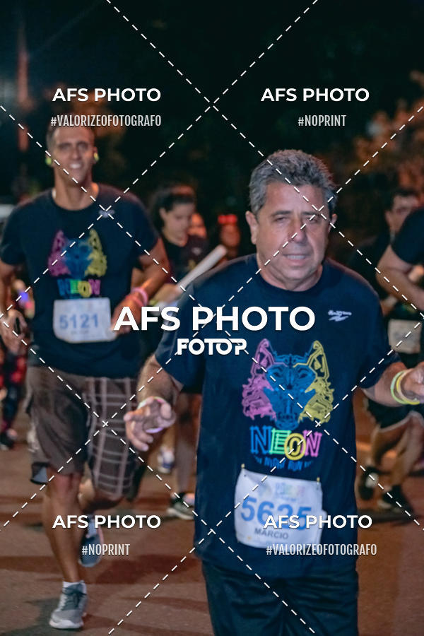 Compre as suas fotos do eventoNeon Night Run 2019 - Belo Horizonte no Fotop