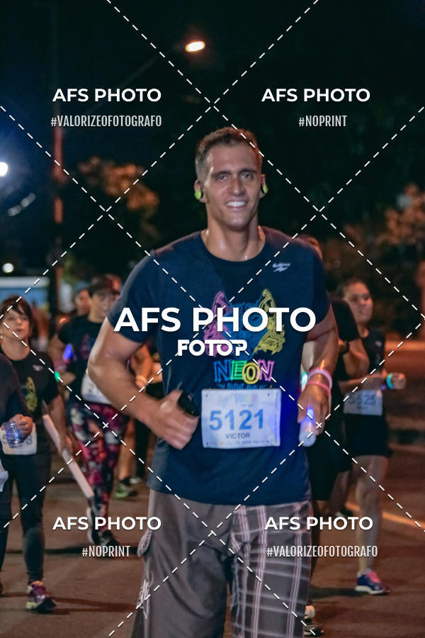 Compre as suas fotos do eventoNeon Night Run 2019 - Belo Horizonte no Fotop