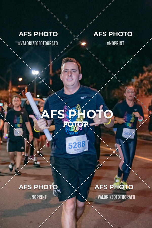 Compre as suas fotos do eventoNeon Night Run 2019 - Belo Horizonte no Fotop