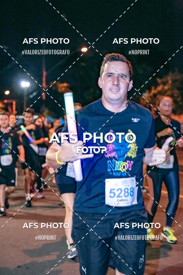 Compre as suas fotos do eventoNeon Night Run 2019 - Belo Horizonte no Fotop