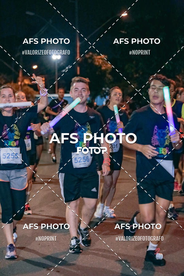 Compre as suas fotos do eventoNeon Night Run 2019 - Belo Horizonte no Fotop