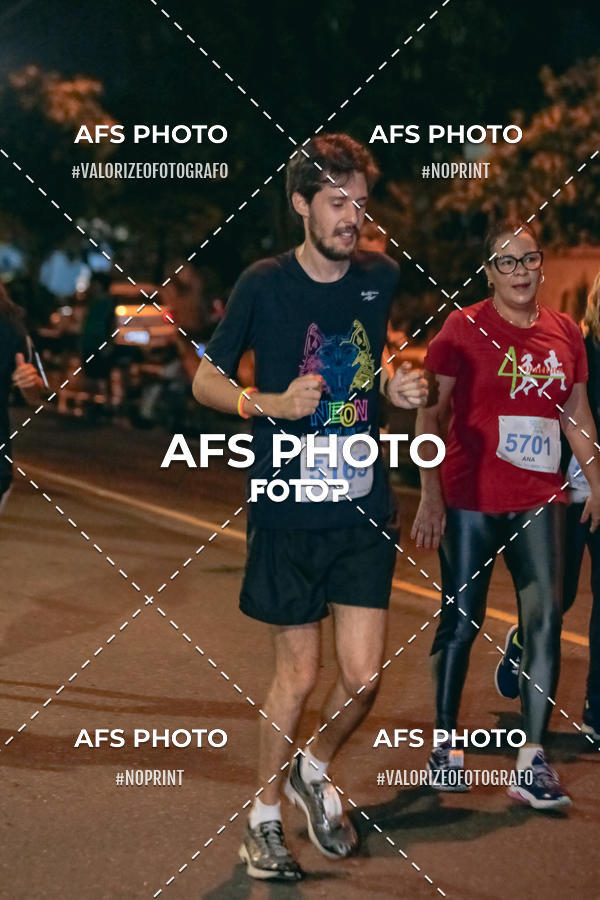 Acquista le foto dell'eventoNeon Night Run 2019 - Belo Horizonte in Fotop