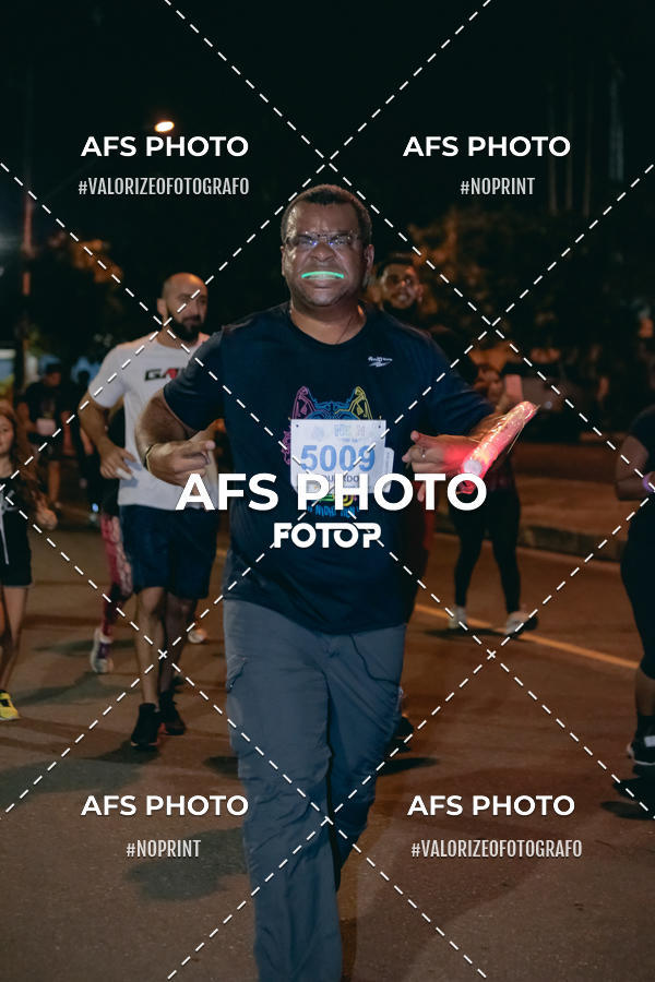 Achetez vos photos de l'vnementNeon Night Run 2019 - Belo Horizonte sur Fotop