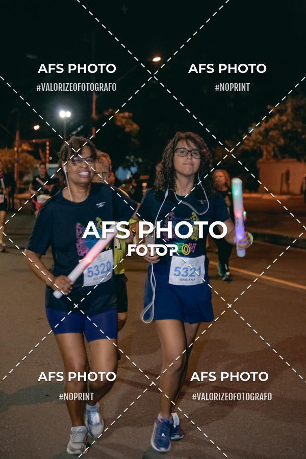 Achetez vos photos de l'vnementNeon Night Run 2019 - Belo Horizonte sur Fotop