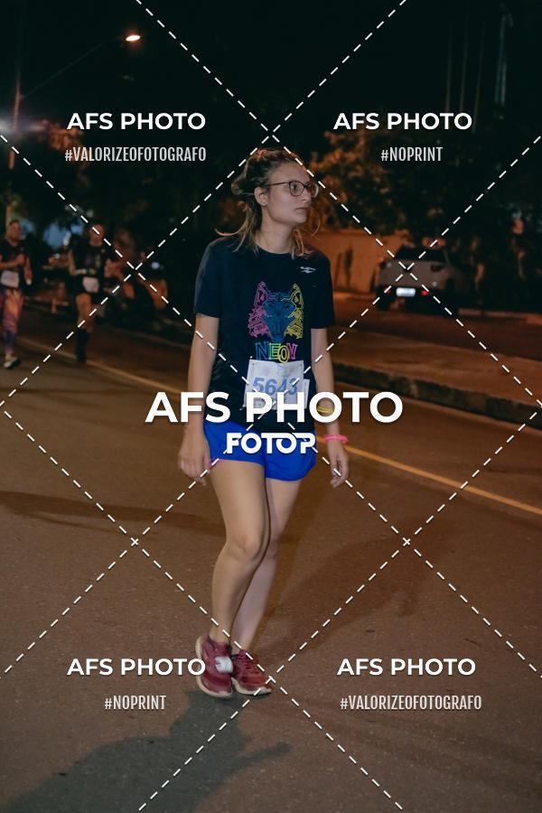 Achetez vos photos de l'vnementNeon Night Run 2019 - Belo Horizonte sur Fotop