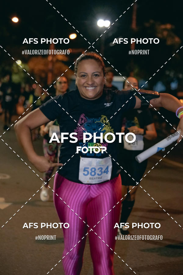 Achetez vos photos de l'vnementNeon Night Run 2019 - Belo Horizonte sur Fotop
