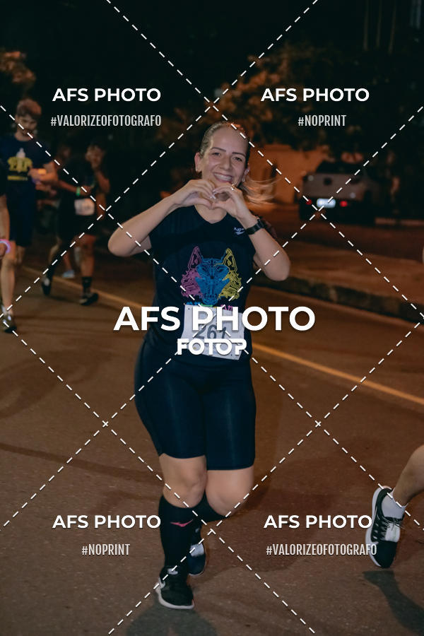 Achetez vos photos de l'vnementNeon Night Run 2019 - Belo Horizonte sur Fotop