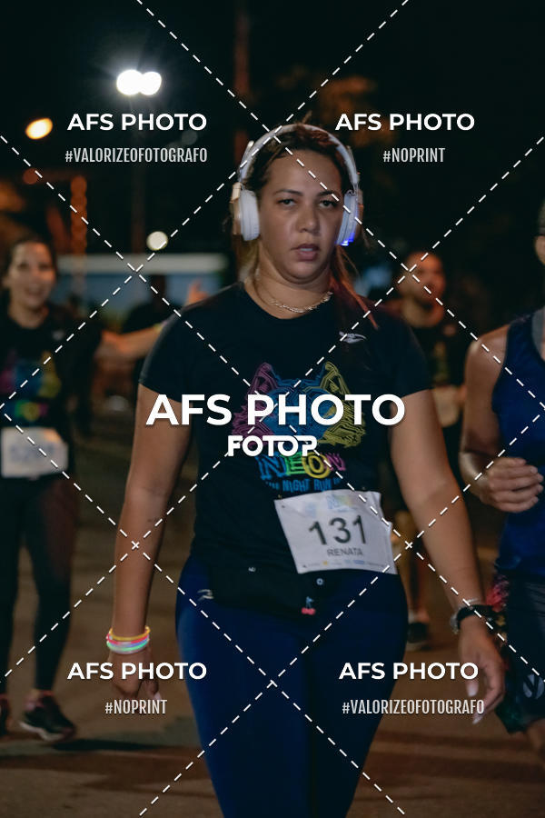 Achetez vos photos de l'vnementNeon Night Run 2019 - Belo Horizonte sur Fotop