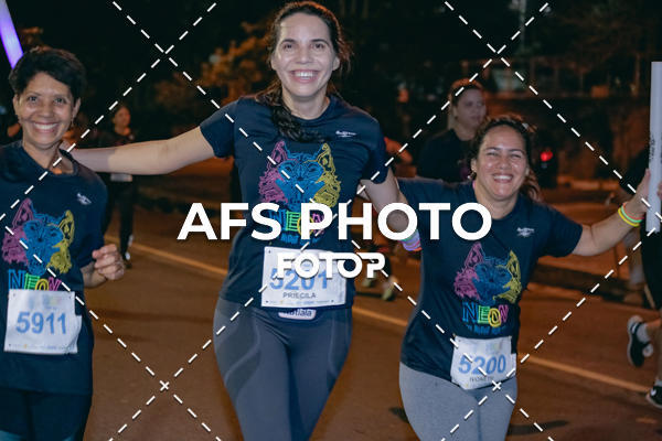 Compre suas fotos do eventoNeon Night Run 2019 - Belo Horizonte no Fotop