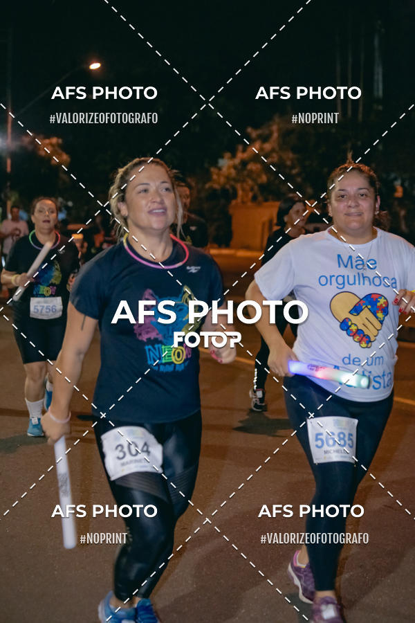 Compre suas fotos do eventoNeon Night Run 2019 - Belo Horizonte no Fotop